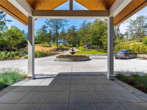 4585 Leyns Rd, Saanich, BC 