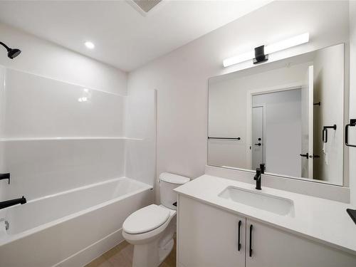 504-2770 Winster Rd, Langford, BC - Indoor Photo Showing Bathroom