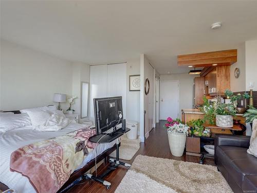 1203-620 Toronto St, Victoria, BC - Indoor Photo Showing Bedroom