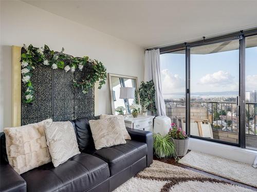 1203-620 Toronto St, Victoria, BC - Indoor Photo Showing Living Room