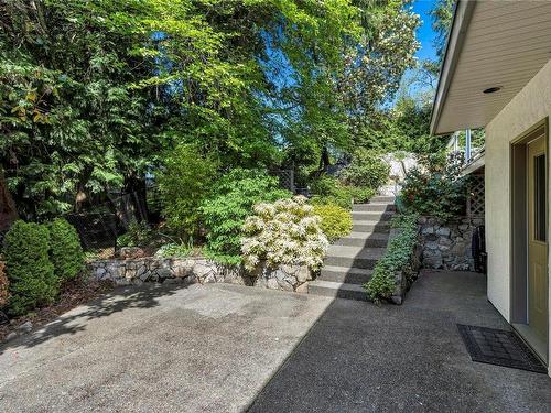 8535 Tribune Terr, North Saanich, BC 