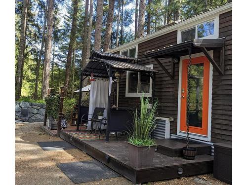 1030 Jeanette Ave, Gabriola Island, BC 