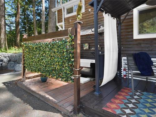 1030 Jeanette Ave, Gabriola Island, BC 