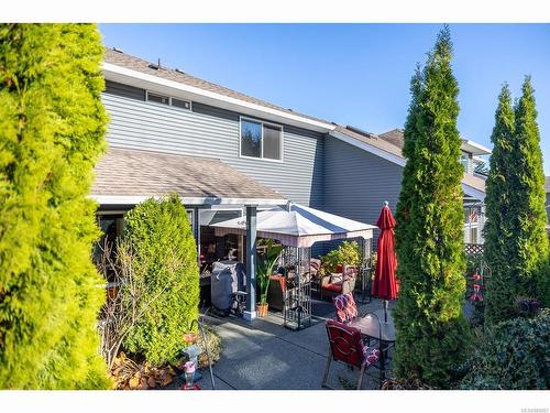 2183 Salmon Rd, Nanaimo, BC - Outdoor With Exterior