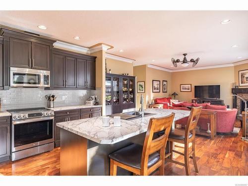 2183 Salmon Rd, Nanaimo, BC - Indoor Photo Showing Kitchen With Upgraded Kitchen