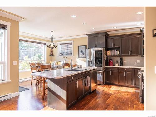 2183 Salmon Rd, Nanaimo, BC - Indoor Photo Showing Kitchen