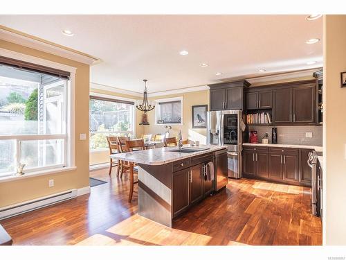 2183 Salmon Rd, Nanaimo, BC - Indoor Photo Showing Kitchen With Double Sink