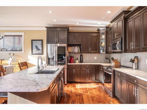 2183 Salmon Rd, Nanaimo, BC - Indoor Photo Showing Kitchen With Upgraded Kitchen