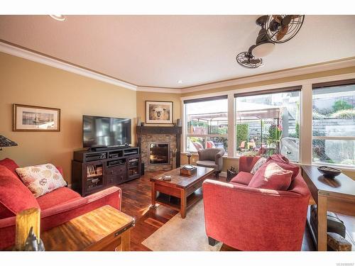 2183 Salmon Rd, Nanaimo, BC - Indoor Photo Showing Living Room With Fireplace