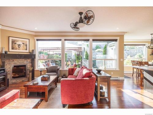 2183 Salmon Rd, Nanaimo, BC - Indoor Photo Showing Living Room With Fireplace