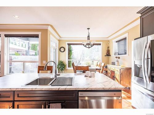 2183 Salmon Rd, Nanaimo, BC - Indoor Photo Showing Kitchen With Upgraded Kitchen