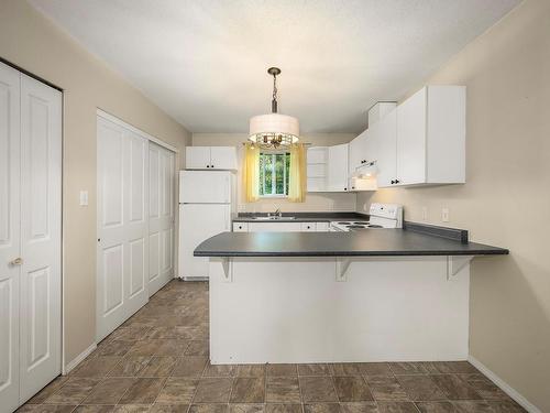 210-2767 Muir Rd, Courtenay, BC - Indoor Photo Showing Kitchen