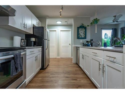 404-1111 Edgett Rd, Courtenay, BC - Indoor Photo Showing Kitchen