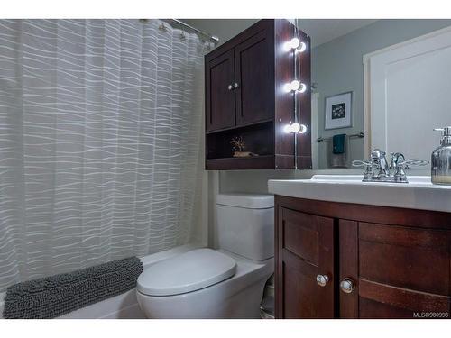 404-1111 Edgett Rd, Courtenay, BC - Indoor Photo Showing Bathroom