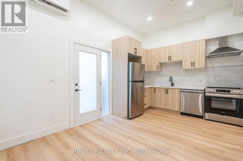 3 - 55 Stone Church Road E, Hamilton, ON - Indoor Photo Showing Kitchen