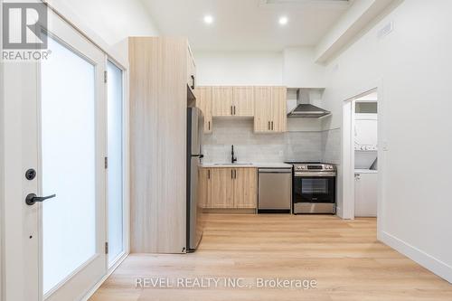 3 - 55 Stone Church Road E, Hamilton, ON - Indoor Photo Showing Kitchen