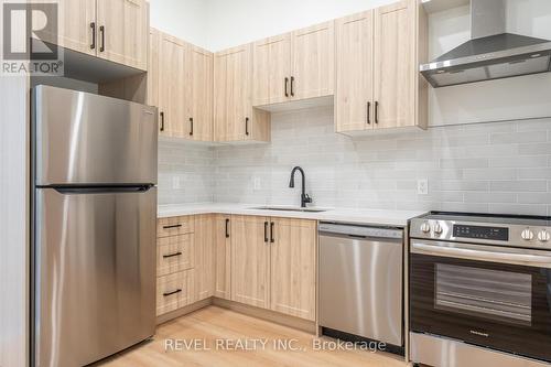 3 - 55 Stone Church Road E, Hamilton, ON - Indoor Photo Showing Kitchen With Upgraded Kitchen