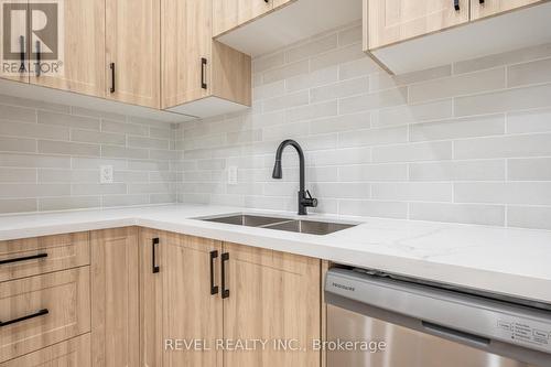 3 - 55 Stone Church Road E, Hamilton, ON - Indoor Photo Showing Kitchen With Double Sink With Upgraded Kitchen