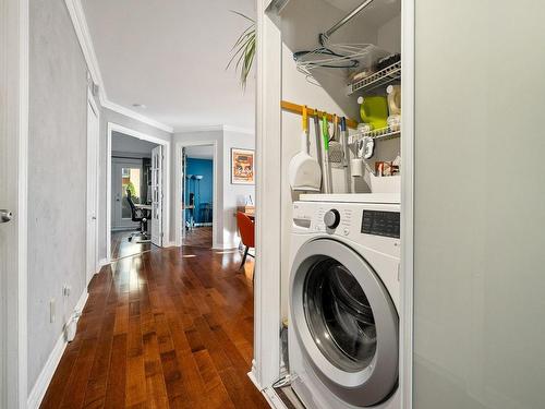 Corridor - 102-4665 Av. Colomb, Brossard, QC - Indoor Photo Showing Laundry Room