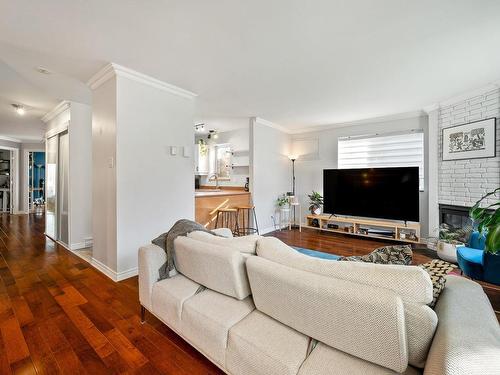 Salon - 102-4665 Av. Colomb, Brossard, QC - Indoor Photo Showing Living Room