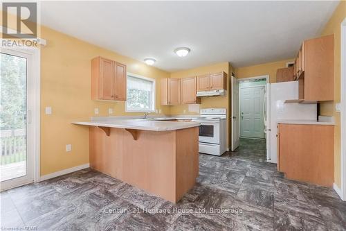 6803 Sixth Line, Centre Wellington, ON - Indoor Photo Showing Kitchen