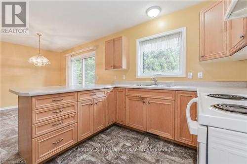 6803 Sixth Line, Centre Wellington, ON - Indoor Photo Showing Kitchen With Double Sink