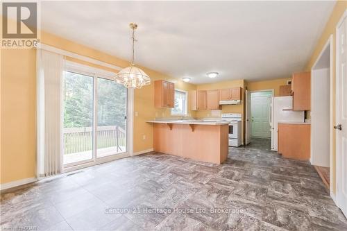 6803 Sixth Line, Centre Wellington, ON - Indoor Photo Showing Kitchen