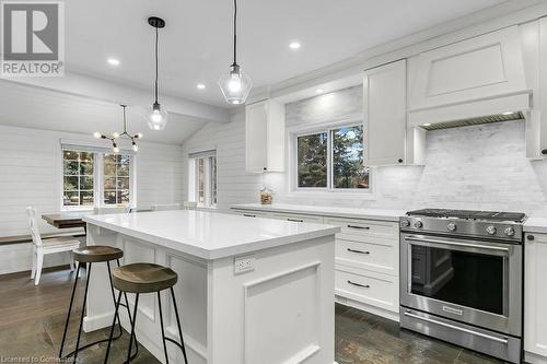 6566 Concession 4 Road, Puslinch, ON - Indoor Photo Showing Kitchen With Upgraded Kitchen