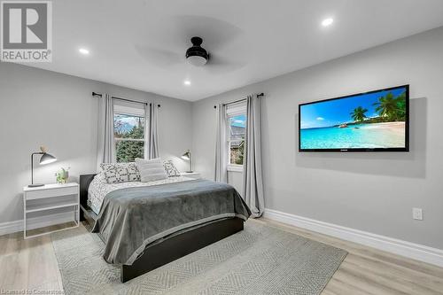 6566 Concession 4 Road, Puslinch, ON - Indoor Photo Showing Bedroom