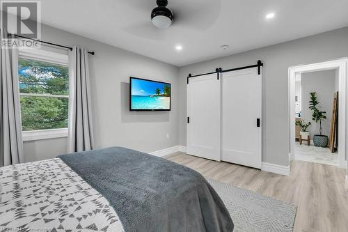 6566 Concession 4 Road, Puslinch, ON - Indoor Photo Showing Bedroom