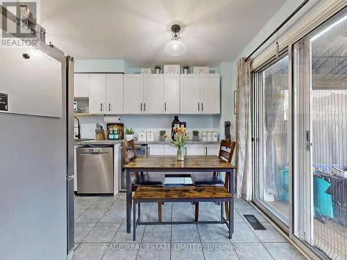 33 Mccullock Crescent, Ajax, ON - Indoor Photo Showing Kitchen