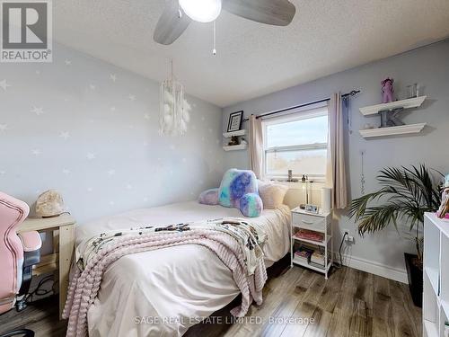 33 Mccullock Crescent, Ajax, ON - Indoor Photo Showing Bedroom