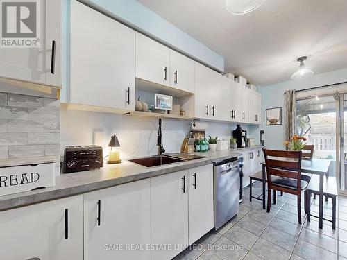 33 Mccullock Crescent, Ajax, ON - Indoor Photo Showing Kitchen