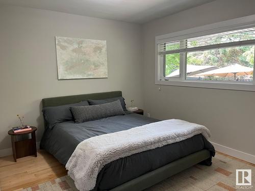 9124 141 St Nw, Edmonton, AB - Indoor Photo Showing Bedroom