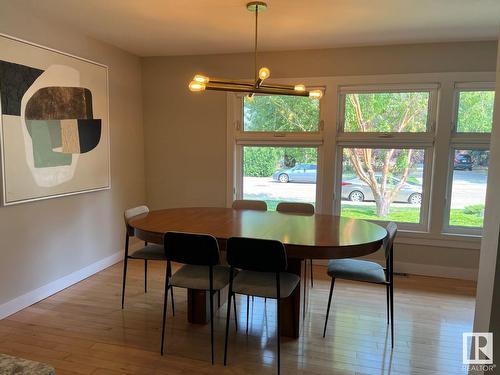 9124 141 St Nw, Edmonton, AB - Indoor Photo Showing Dining Room