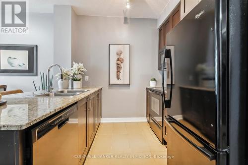 3010 - 4070 Confederation Parkway, Mississauga, ON - Indoor Photo Showing Kitchen With Stainless Steel Kitchen With Double Sink With Upgraded Kitchen