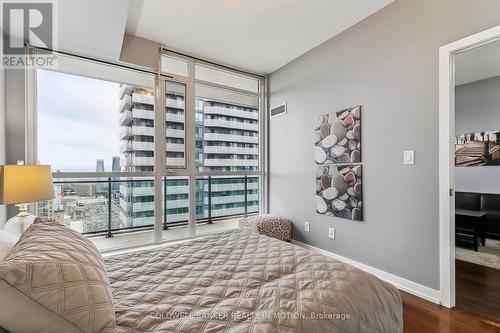 3010 - 4070 Confederation Parkway, Mississauga, ON - Indoor Photo Showing Bedroom