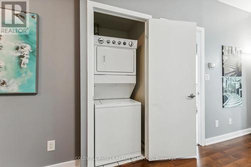 3010 - 4070 Confederation Parkway, Mississauga, ON - Indoor Photo Showing Laundry Room