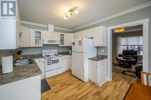 1535 Gorse Street, Prince George, BC - Indoor Photo Showing Kitchen With Double Sink