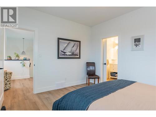 1070 Elkview Road, Castlegar, BC - Indoor Photo Showing Bedroom