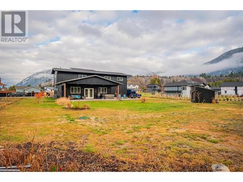 1070 Elkview Road, Castlegar, BC - Outdoor