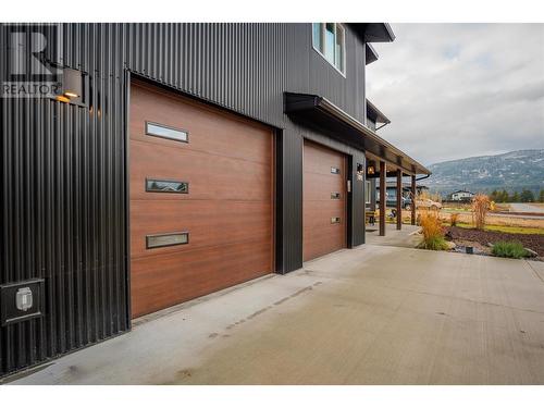 1070 Elkview Road, Castlegar, BC - Outdoor With Exterior