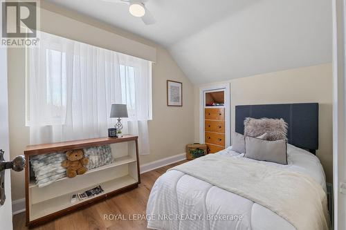 91 Saint George Street, Welland (772 - Broadway), ON - Indoor Photo Showing Bedroom