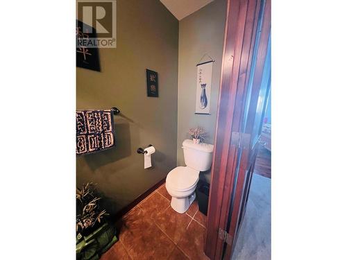 1309 11Th Avenue Unit# 26, Invermere, BC - Indoor Photo Showing Bathroom