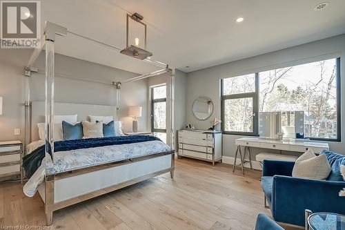 136 Avondale Court, Burlington, ON - Indoor Photo Showing Bedroom