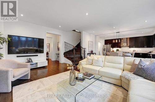 109 Auckland Drive, Whitby, ON - Indoor Photo Showing Living Room