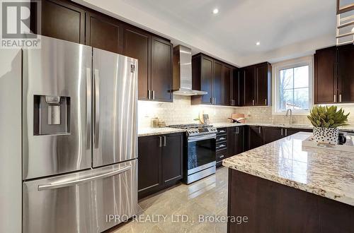 109 Auckland Drive, Whitby, ON - Indoor Photo Showing Kitchen With Stainless Steel Kitchen With Upgraded Kitchen