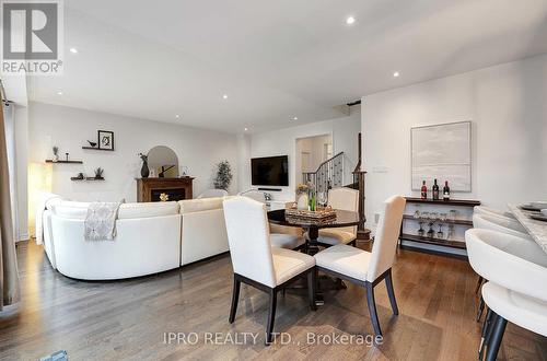 109 Auckland Drive, Whitby, ON - Indoor Photo Showing Living Room