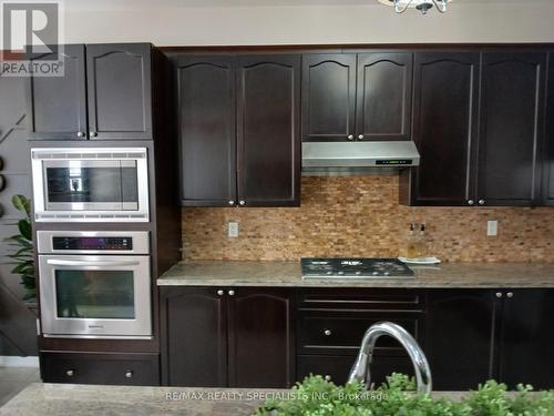 1579 Edgecroft Drive, Pickering, ON - Indoor Photo Showing Kitchen