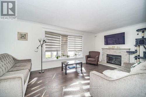 303 Wenlock Avenue, Richmond Hill, ON - Indoor Photo Showing Living Room With Fireplace